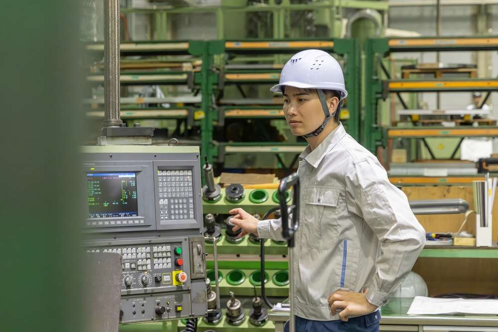 Japonya sanayi üretimi geriledi, ancak istihdamda sürpriz iyileşme kaydedildi