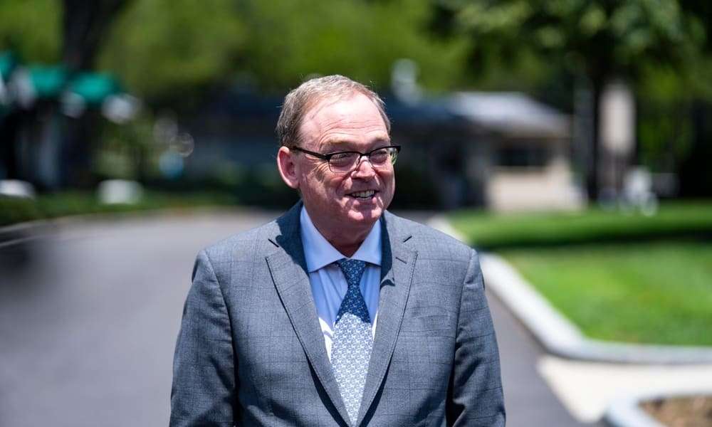 Hassett: Yapay zeka kaynaklı arz şoku, Fed'in faiz indirmesine zemin hazırlayabilir