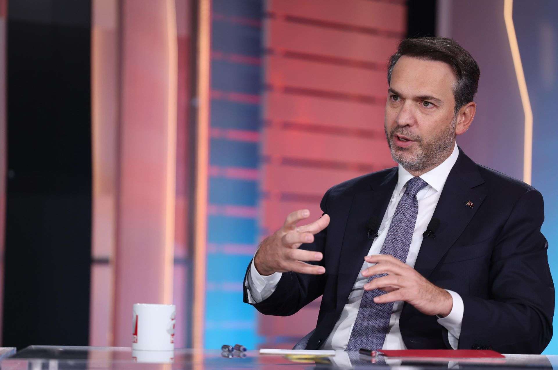 Bayraktar: Enerji arz güvenliğinde sorun yok, ancak süreç değişken