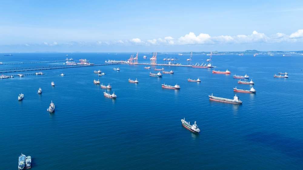 Hürmüz Boğazı’nda tanker ve yük gemisi trafiği sürüyor