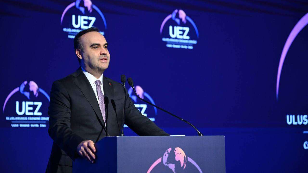 Bakan Kacır: İmalat sanayi ihracatımız 400 milyar dolara erişecek