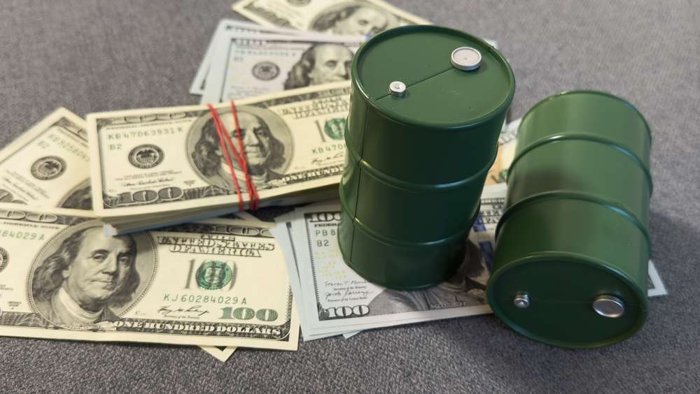 Morgan Stanley petrol tahminlerini korudu