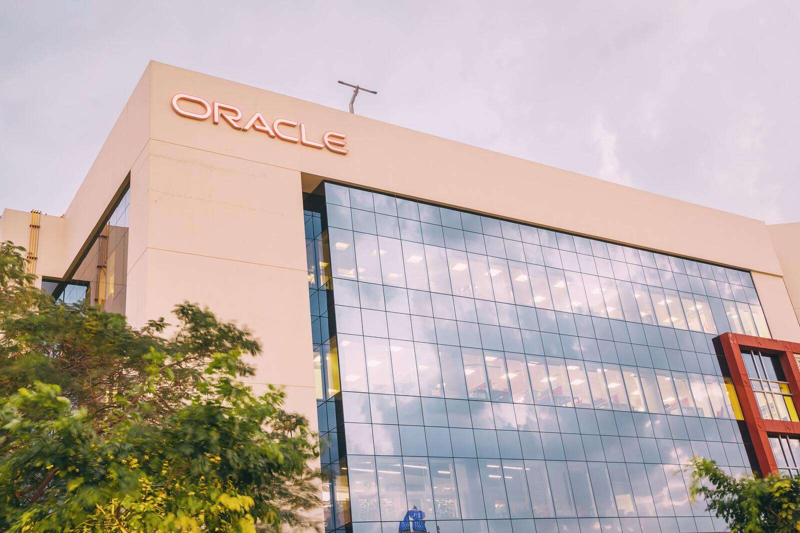 Oracle ve Bloom Energy arasında dev enerji anlaşması