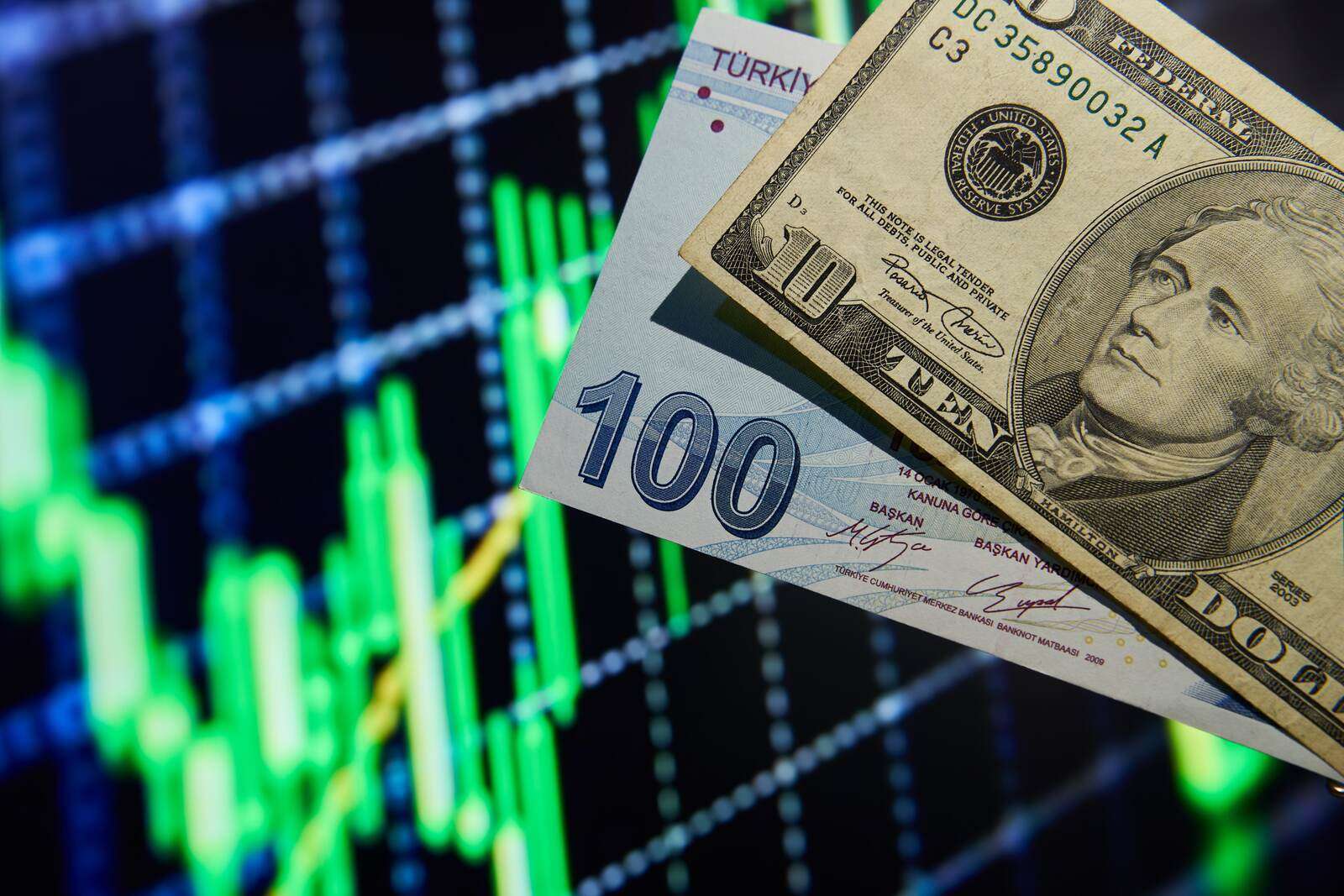 Barış umutları ABD dolarını yurt dışı piyasalarda zayıflattı, TL karşısında ise güçleniyor