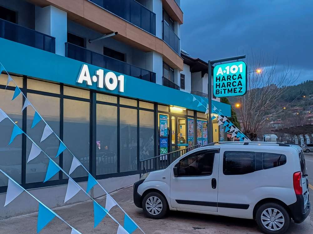 A101'in sahibi Yeni Mağazacılık, CarrefourSA'yı satın alıyor