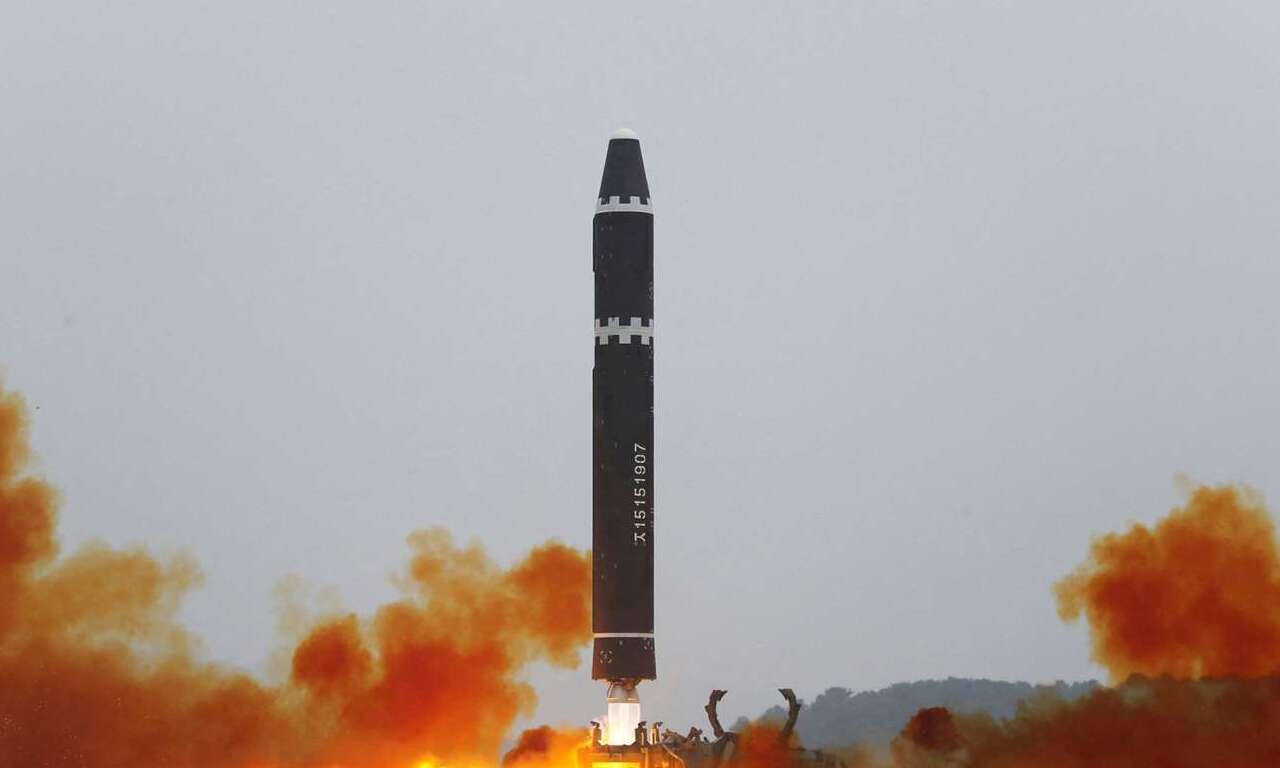 Kuzey Kore, Doğu Denizi'ne çok sayıda balistik füze fırlattı