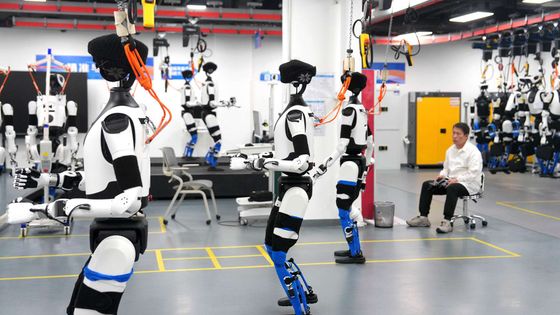 Çin'in insansı robotu 100 metre rekorunu daha da geliştirdi