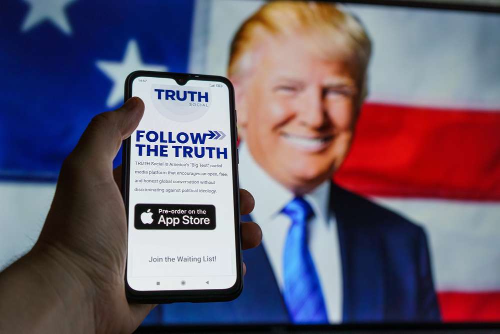 Trump, Truth Social’daki paylaşımlara erken erişim satışı nedeniyle dava edildi