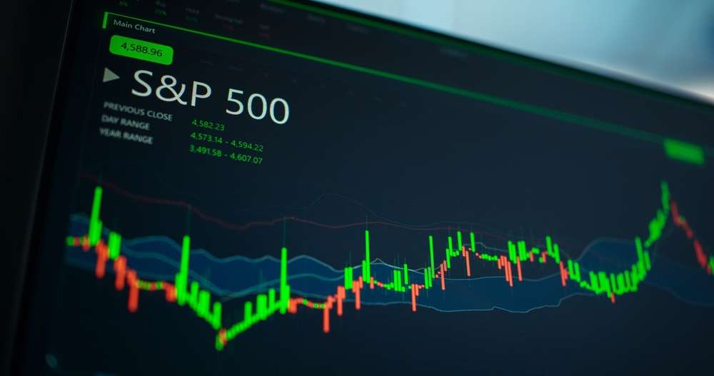 UBS, S&P 500 için yıl sonu hedefini yükseltti
