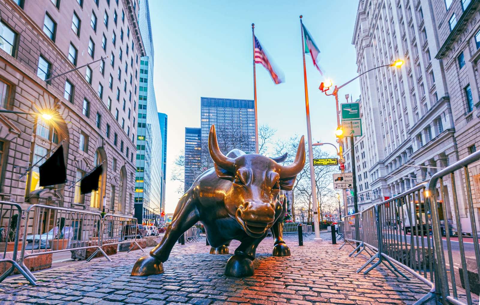 Wall Street'te yapay zeka rallisi: Nasdaq rekor kırdı, Nvidia 5,7 trilyon doları aştı