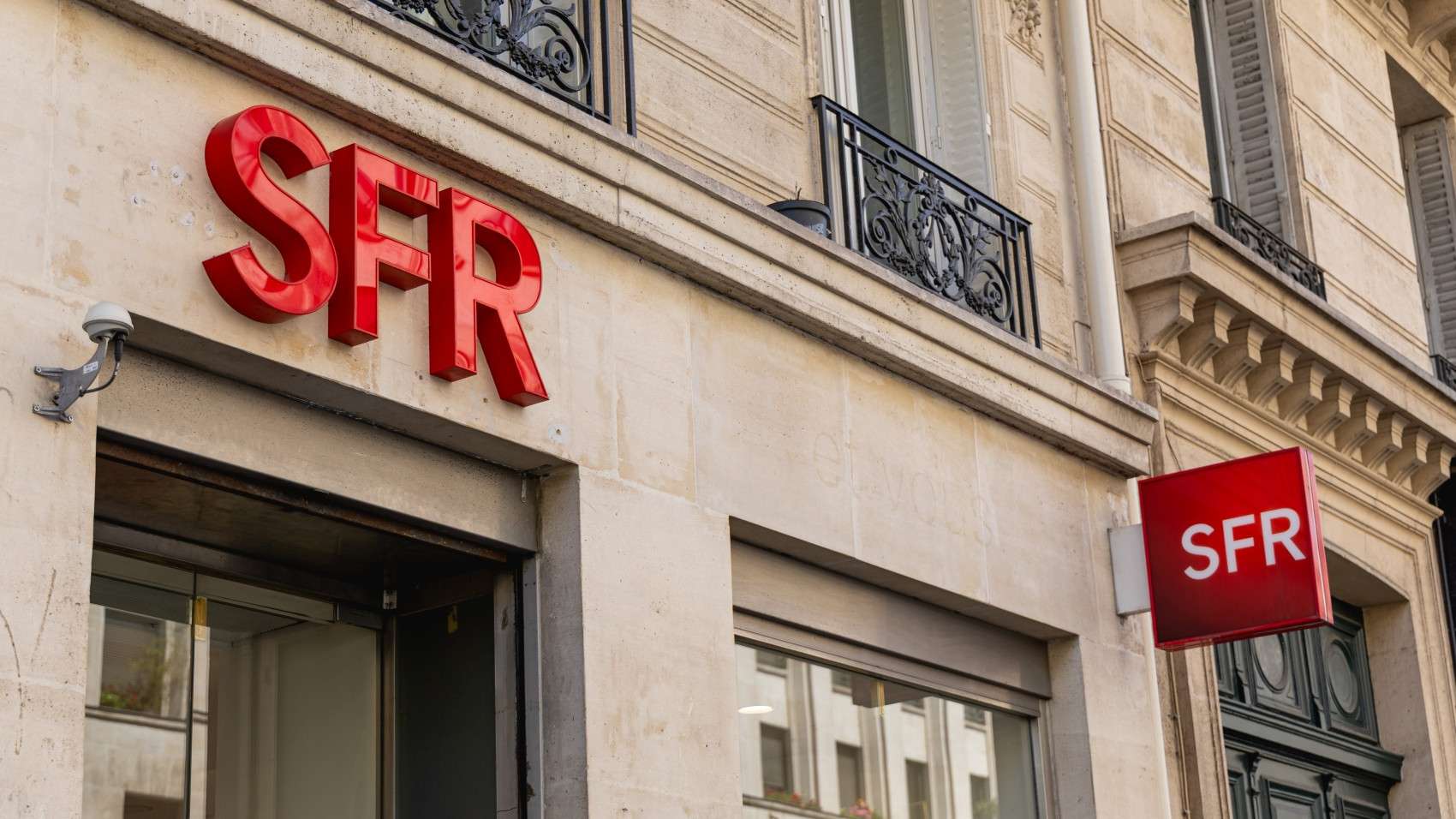Fransa'da SFR, 20,4 milyar euroluk anlaşmayla rakip operatör