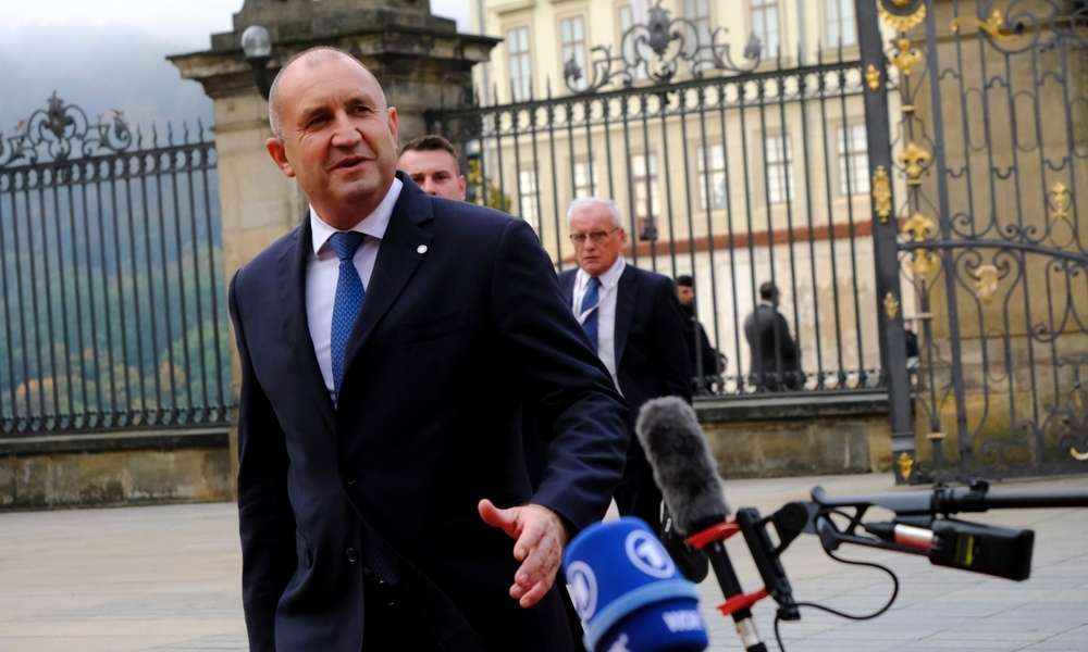Bulgaristan'ın yeni hükümeti Ukrayna'ya silah sevkiyatını so