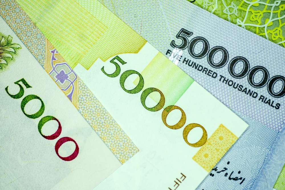 İran riyali tarihi dipte: Dolar 2 milyon riyali aştı
