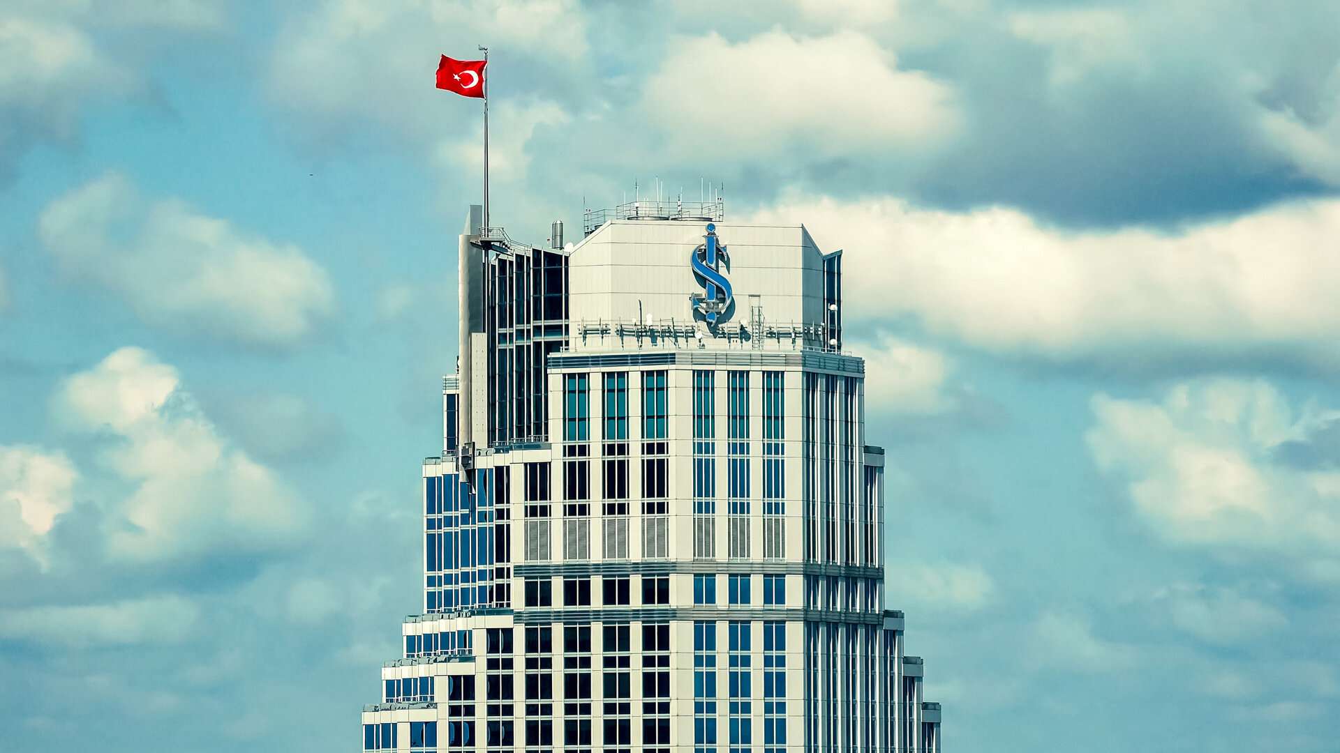 İş Bankası 3,8 milyar TL'lik takipteki alacağını sattı