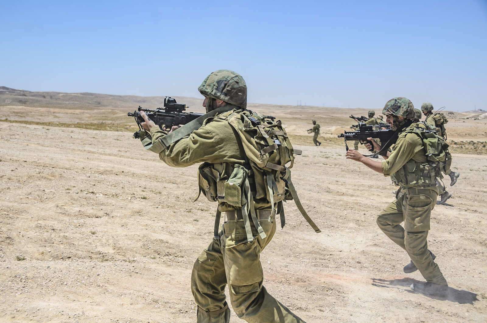 İsrail, Hizbullah'a yönelik saldırılarını artıracağını duyur