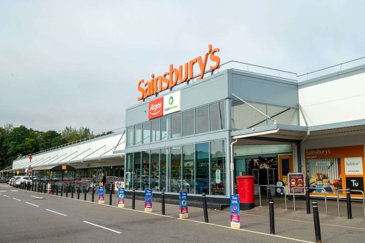 Sainsbury's ile Morrisons birleşme görüşmeleri yaptı