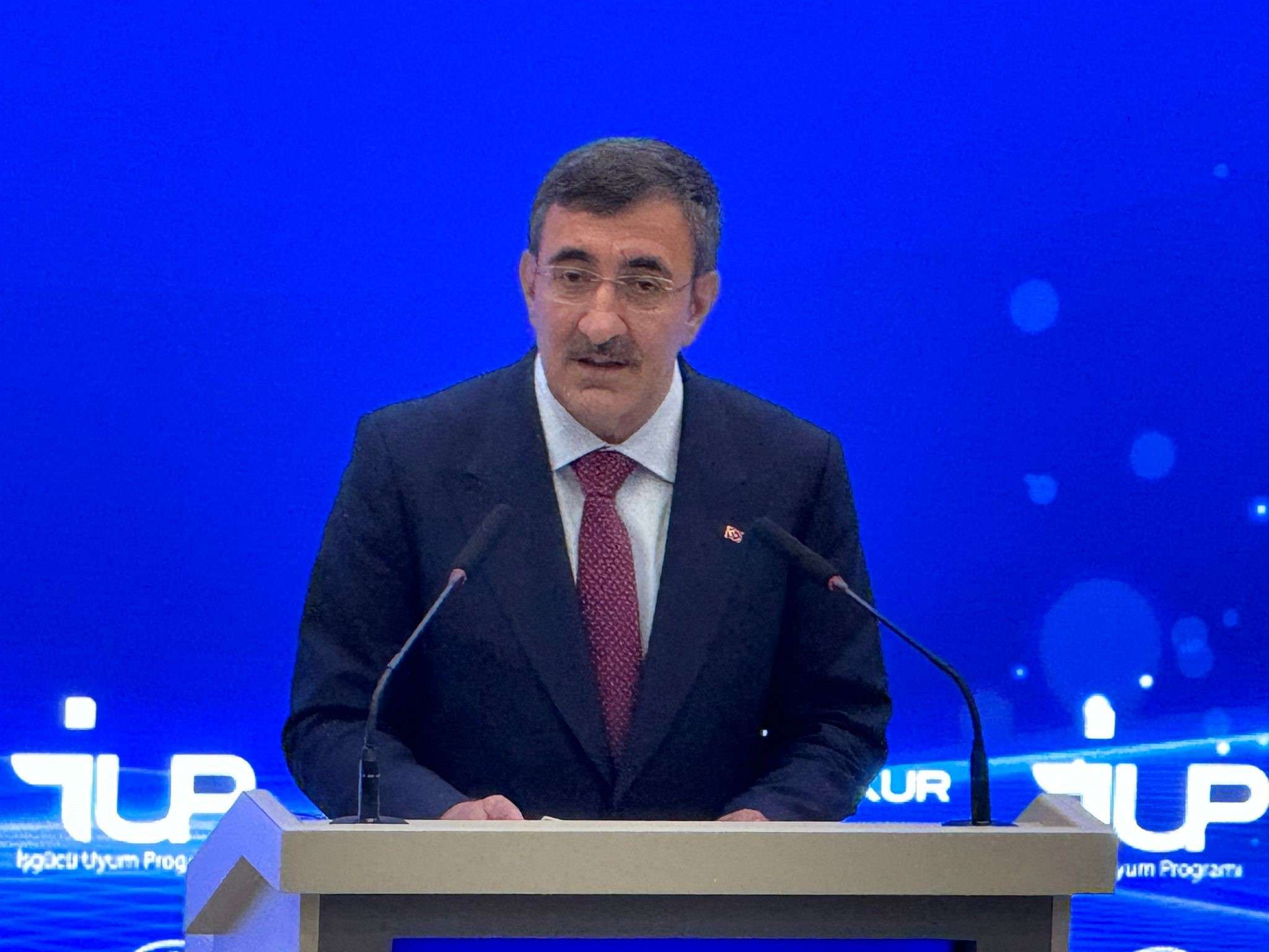 Cevdet Yılmaz'dan enflasyon mesajı: Dezenflasyon kalıcı hale gelecek