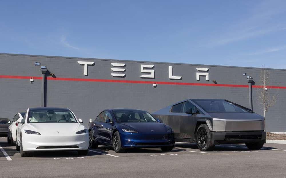 Tesla'nın denetimli tam otonom sürüş yazılımına Be