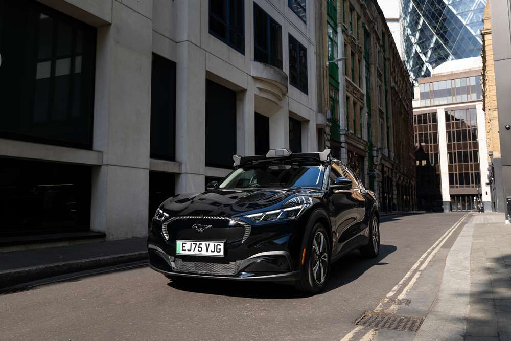 Otonom Uber dönemi Londra'da başladı: İlk aşamada sürücü araçta olacak