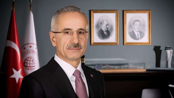 İstanbul ve Antalya havalimanlarında 8 ayda 81,7 milyon yolcu