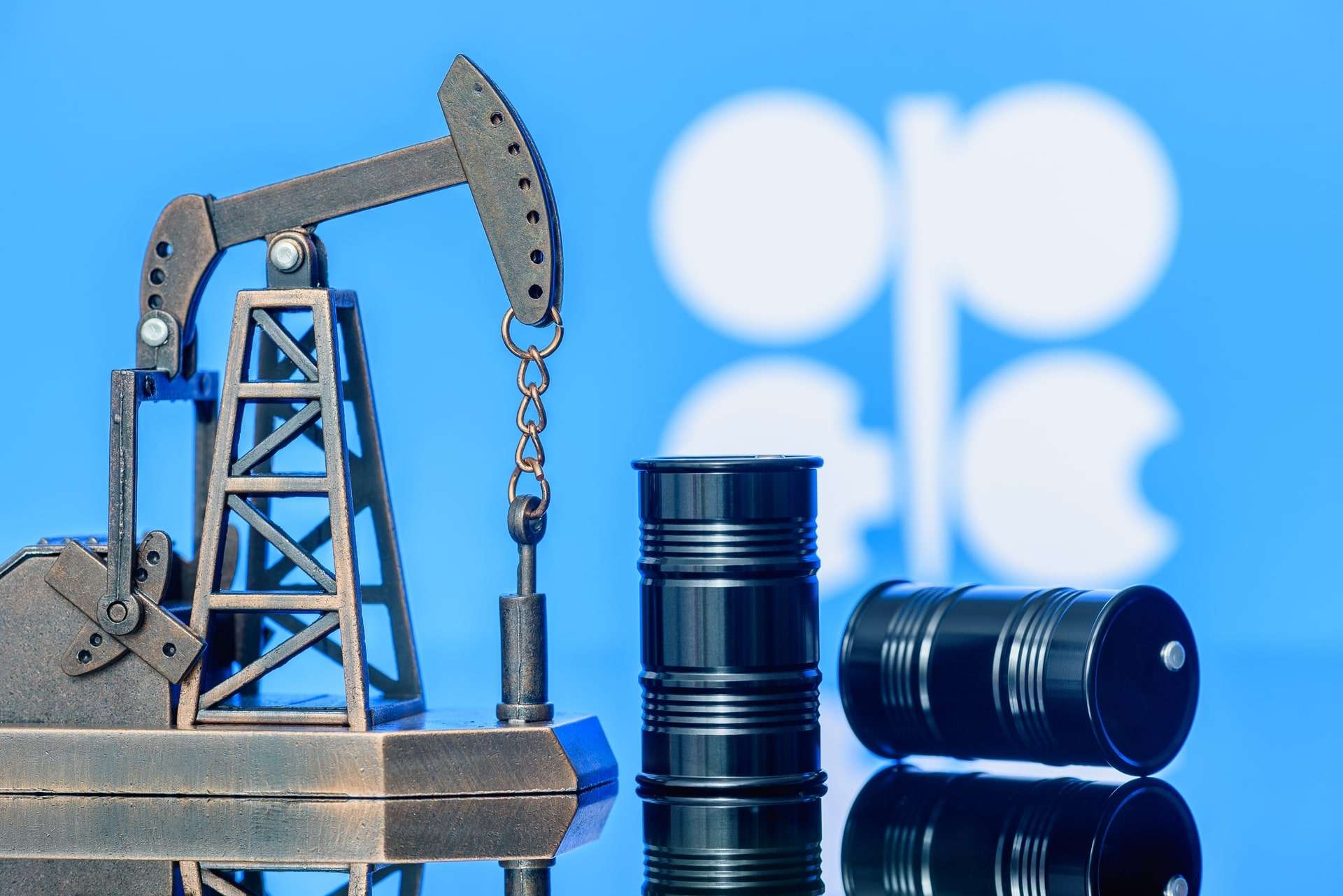 OPEC+ ekim üretim politikasını değiştirmedi: Gözler 2027 kotalarına çevrildi