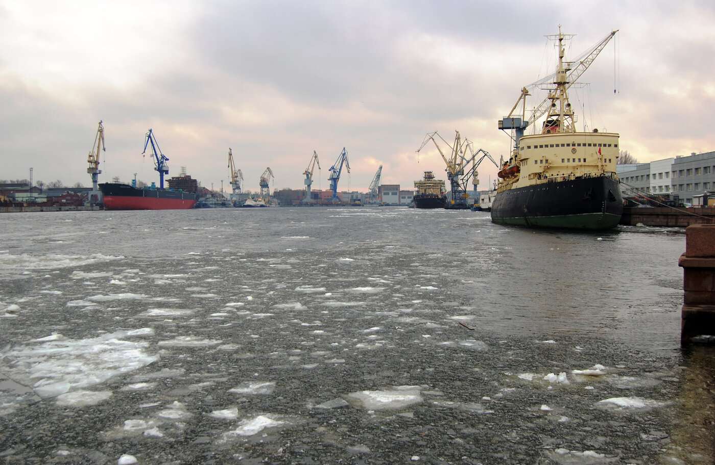 Rusya, Ukrayna limanlarındaki askeri hedefleri vurduğunu açıkladı