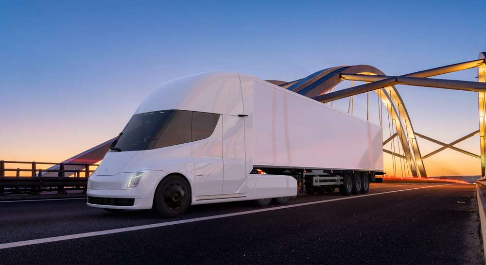 Tesla Semi'de teslimatlar başladı: Yıllık 50 bin üretim hedefi