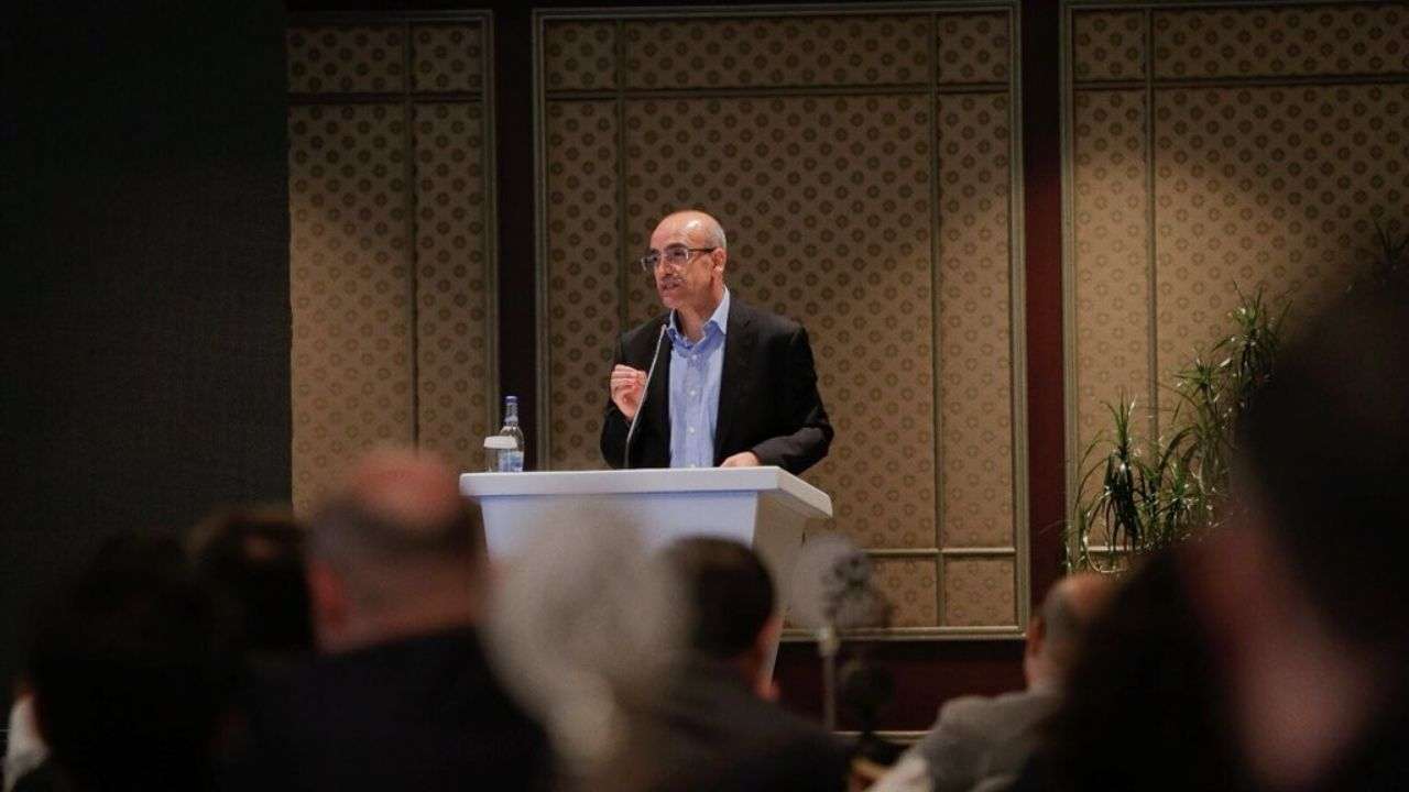 Şimşek: Türkiye ekonomisi zorlu küresel koşullara rağmen yüzde 2,3 büyüdü