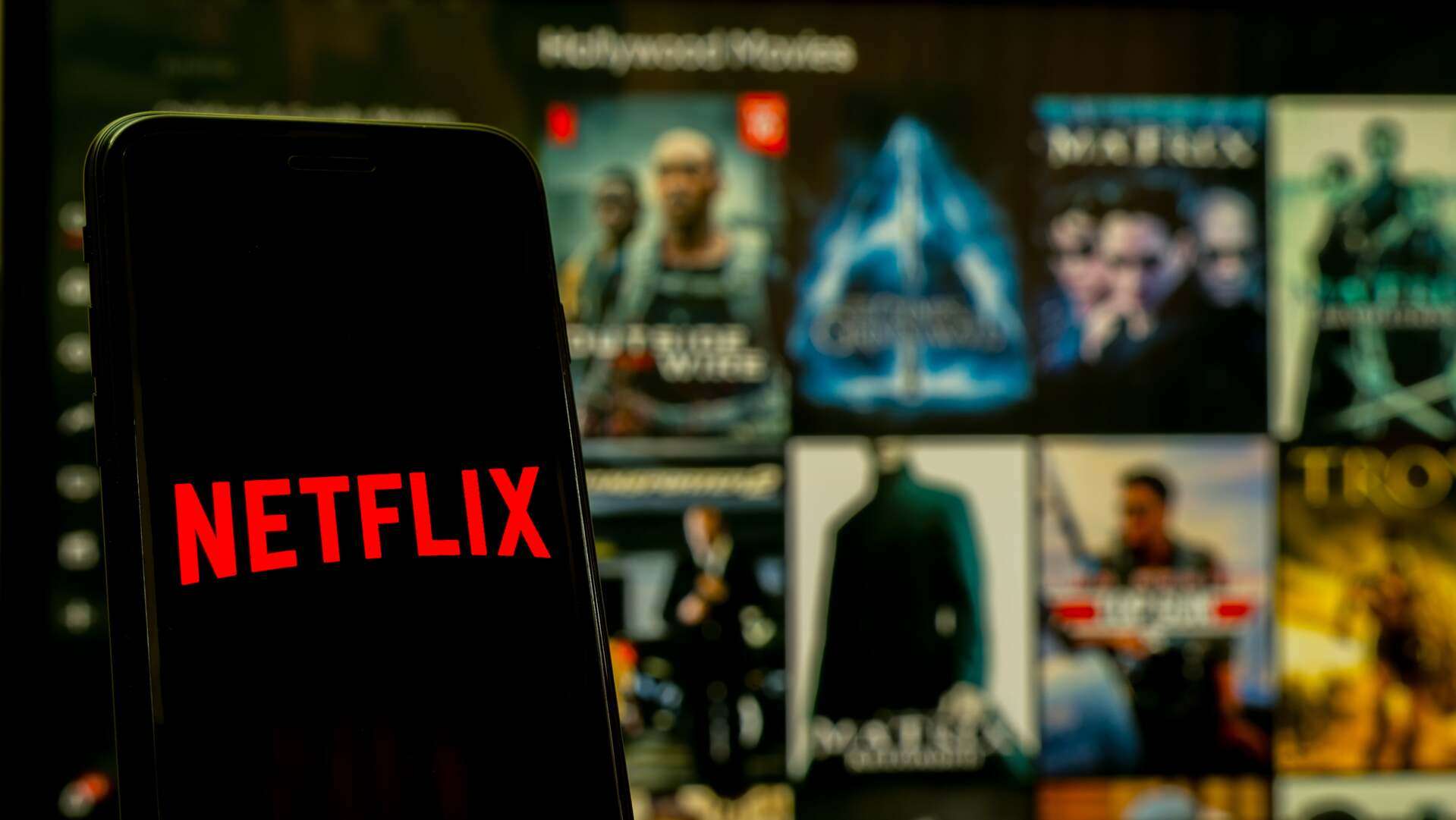 Netflix’in üçüncü çeyrek tahminleri hayal kırıklığı yarattı, hisseler sert düştü