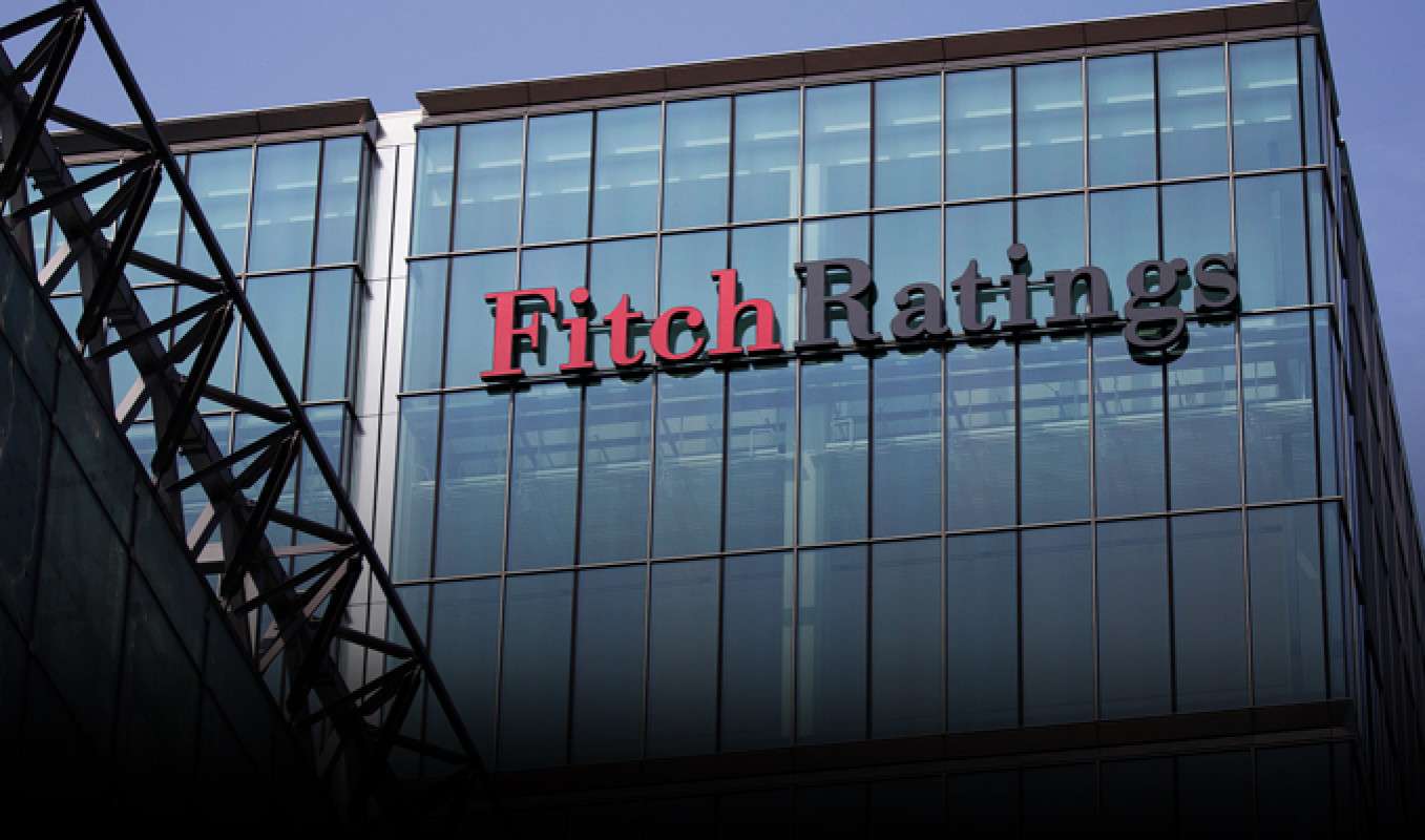 Fitch: Türkiye'de yüksek enflasyon ve dış şoklar dengelenme sürecini zorluyor