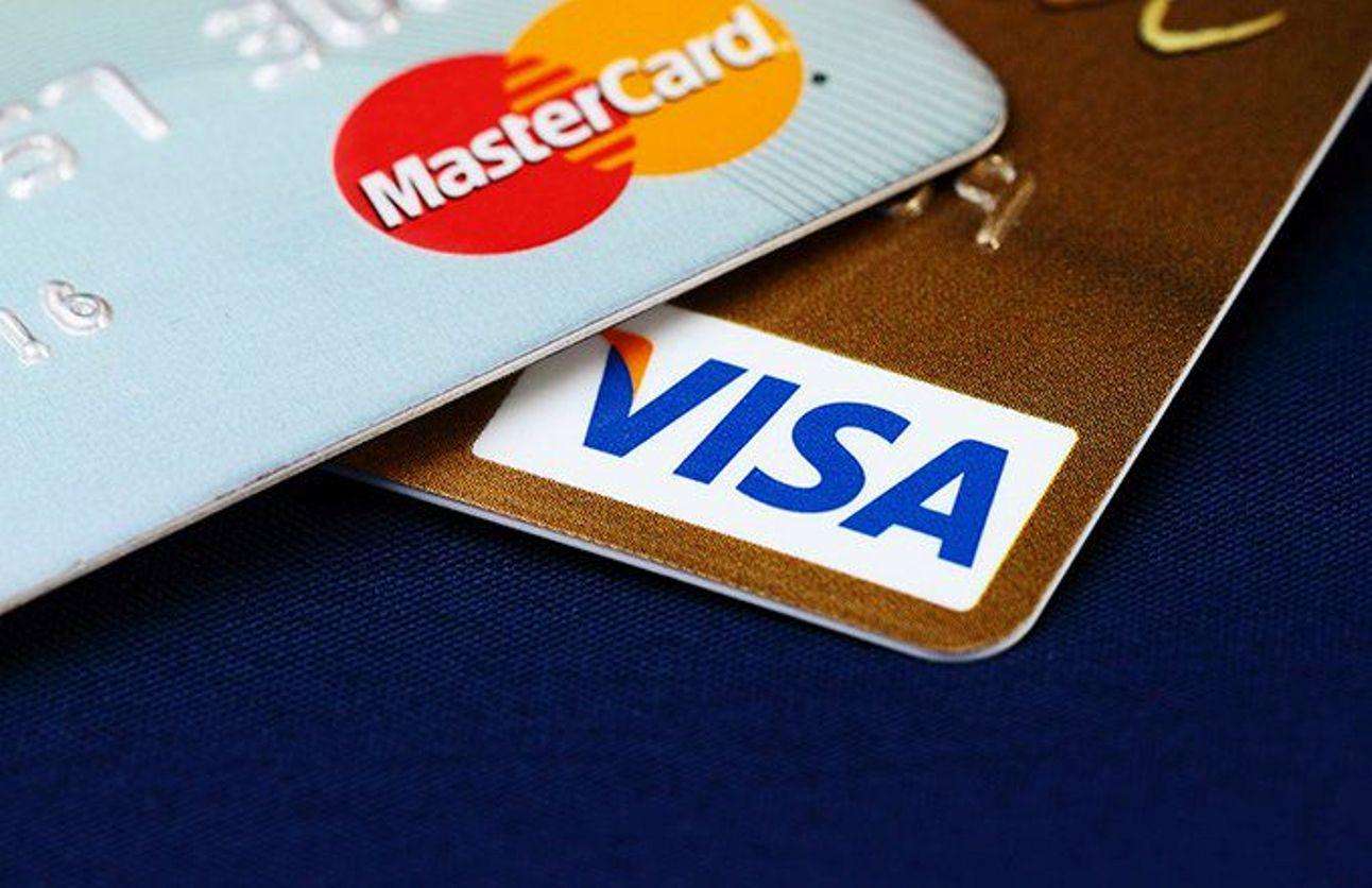Küba,  Visa ve Mastercard kullanımını askıya alıyor