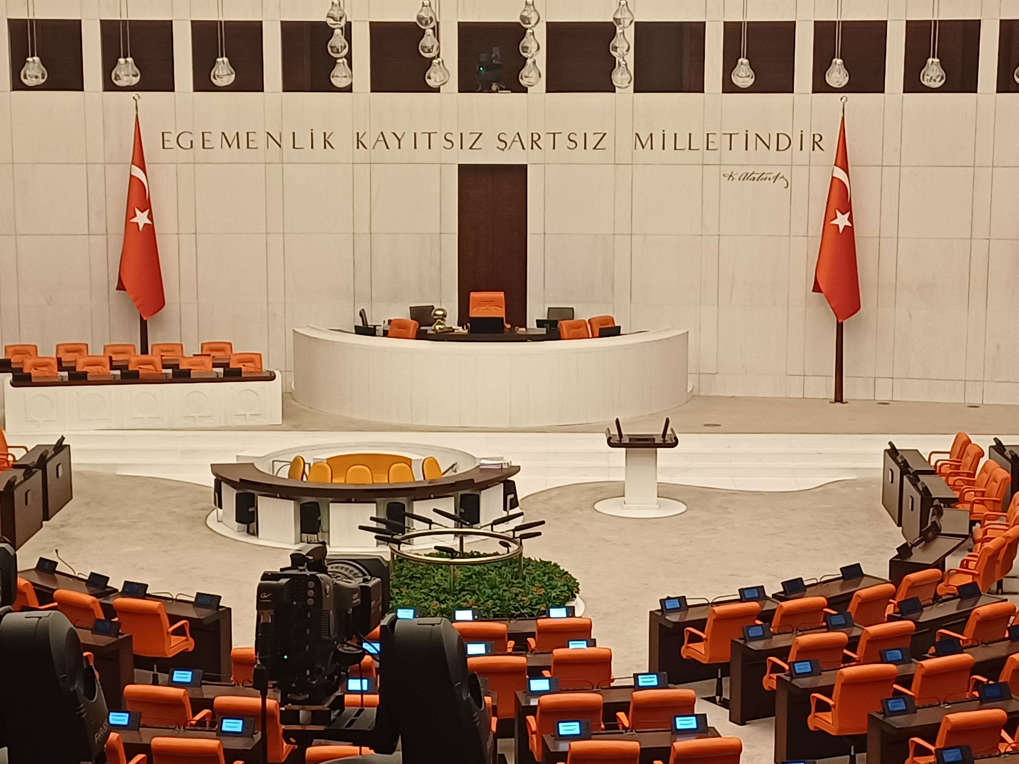 Fon soruşturmaları için Meclis komisyonu çağrısı