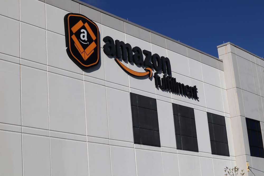 Amazon ABD'de 300 binden fazla kişiyi işe alacak, ücret ve yan hakları artırıyor