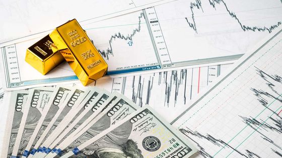 ABD doları önde gelen para birimleri karşısında güçleniyor, altın ve gümüş düştü