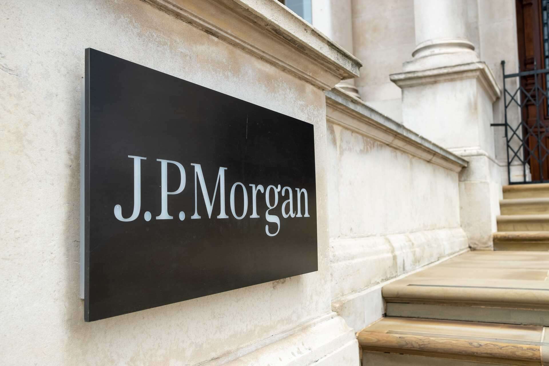 JPMorgan’a göre Fed faizleri sabit tutmalı, enflasyon kademeli gerileyecek