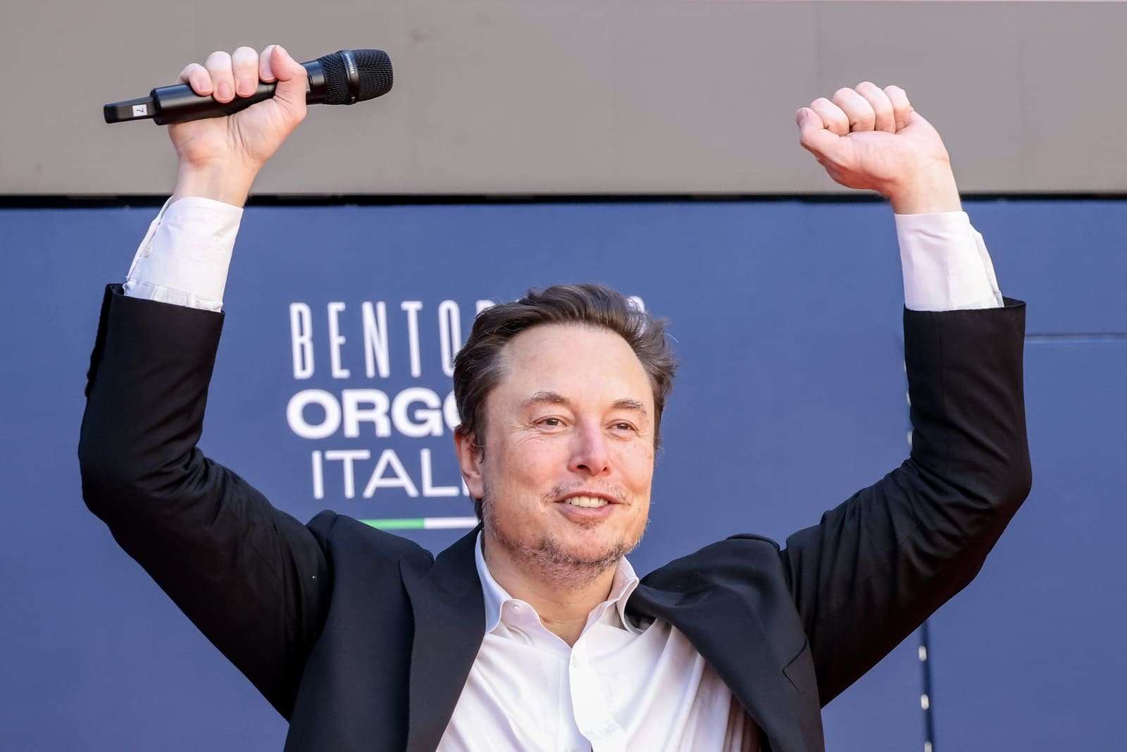 Elon Musk'ın serveti yeniden 1 trilyon doları aştı