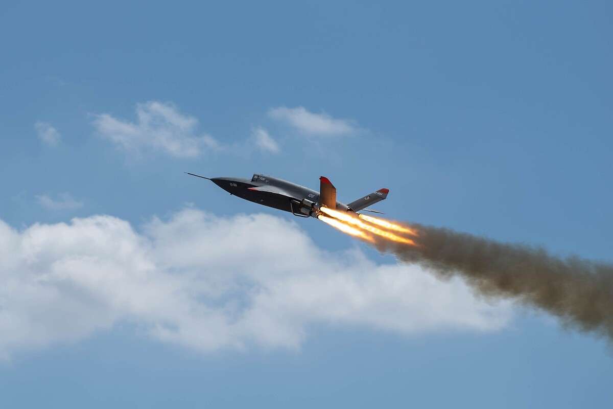 Airbus, Eurofighter ile görev yapacak savaş dronunu Avrupa'da ilk kez uçurdu