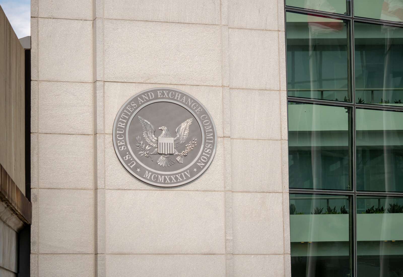 SEC, kripto varlıklara ilişkin düzenleme toplantısını erteledi