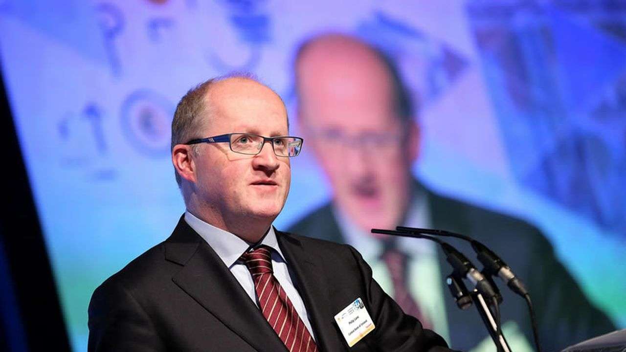 ECB/Lane: Enflasyonu yaklaşık bir yıl içinde hedefe döndüreceğiz