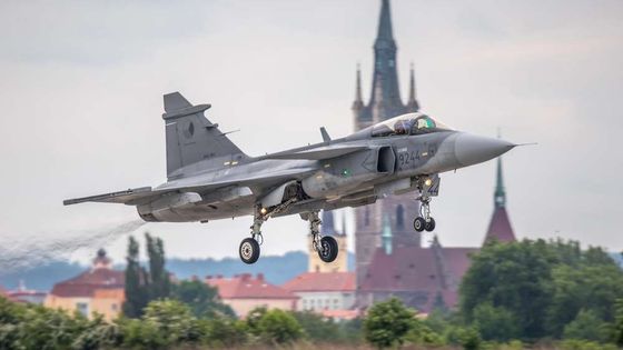 Saab'ın yeni siparişleri üç katına çıktı