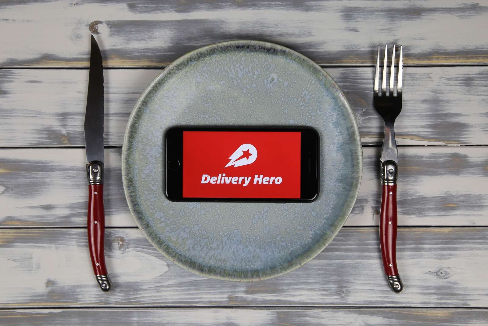 Uber, Delivery Hero için teklifini yükseltmeyi değerlendiriyor