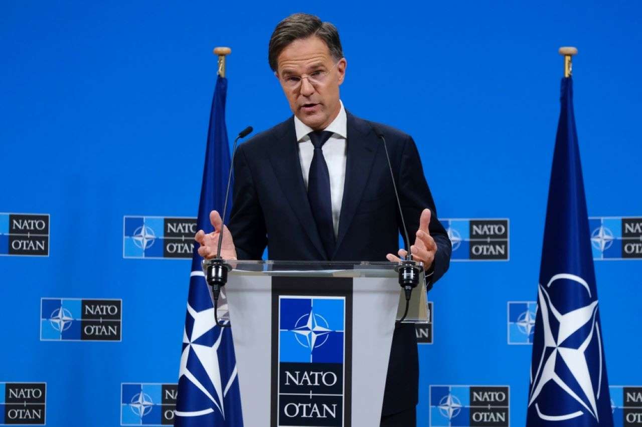 Rutte'den Rusya'ya nükleer tehditleri durdurma çağrısı