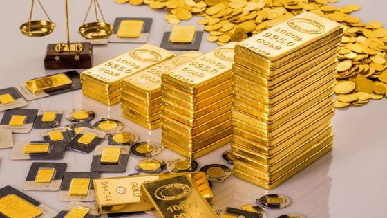 Altın, yüksek tahvil faizleri ve Fed belirsizliğiyle geriledi