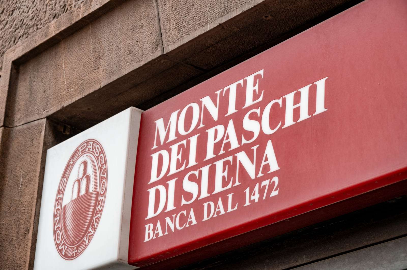 Intesa Sanpaolo'dan Monte dei Paschi için 30,6 milyar eurolu