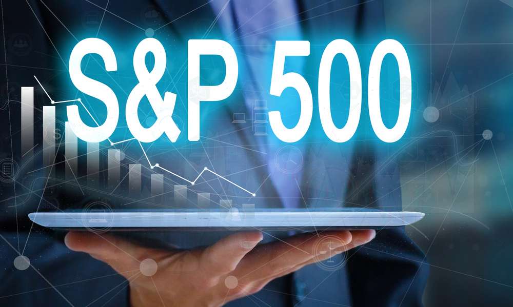 Wells Fargo S&P 500 hedefini düşürdü: Teknoloji sektörü için risk uyarısı
