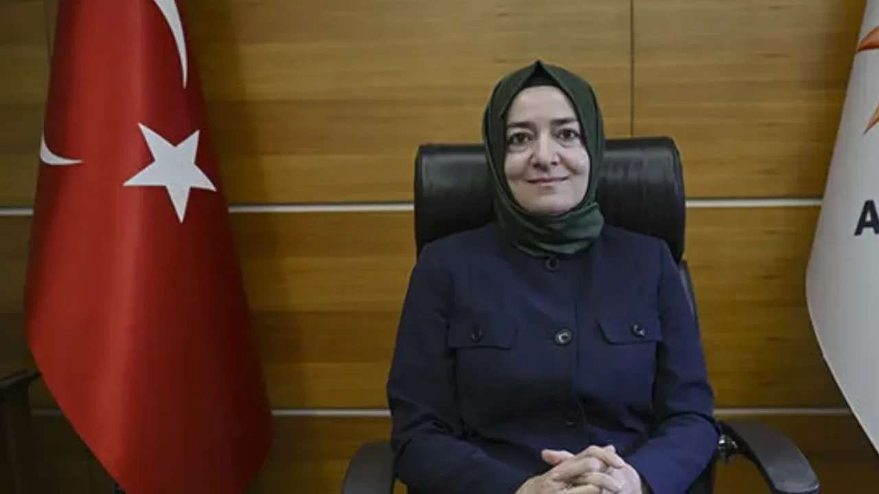 Ak Parti Genel Başkan Yardımcısı Fatma Betül Sayan Kaya görevlerinden affını istedi: Özata hisseleri iddiası gündemde